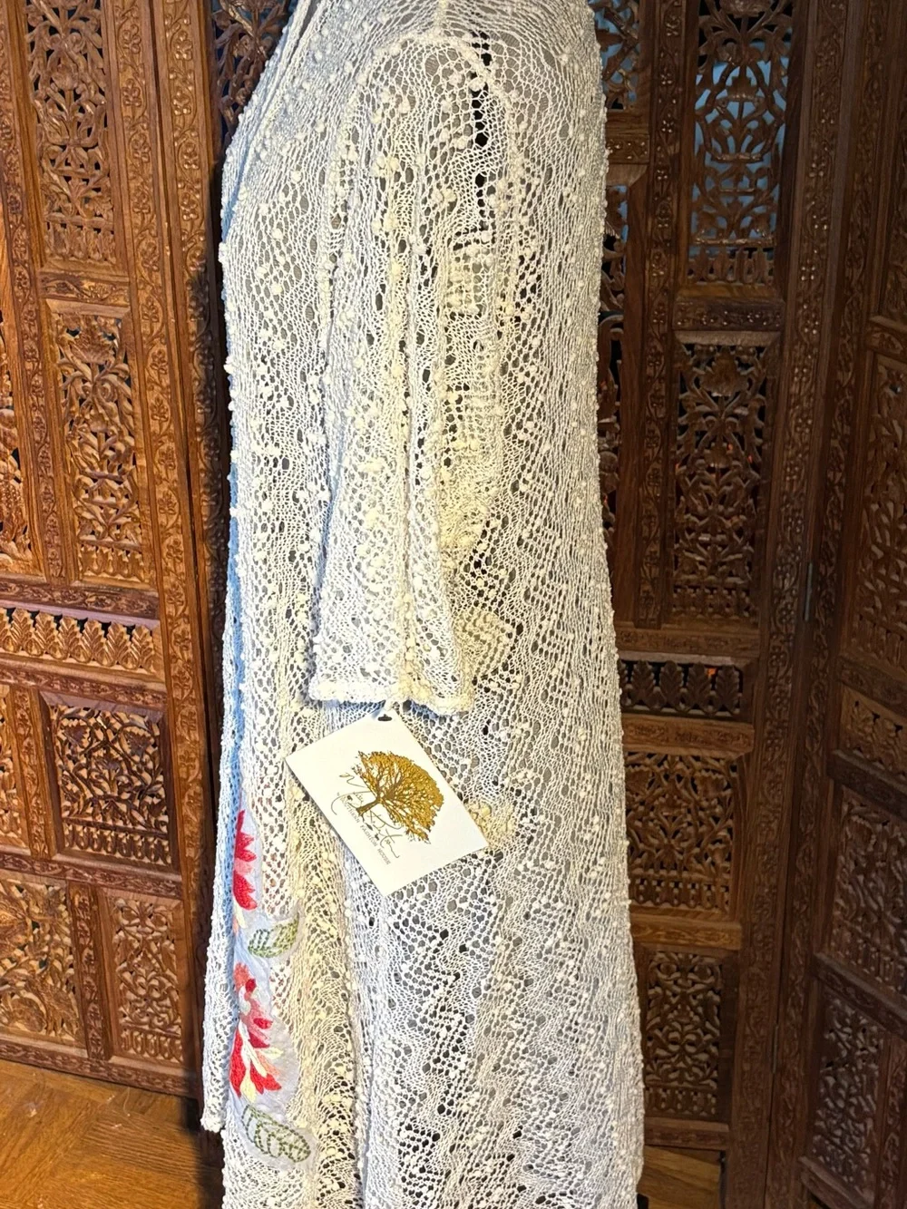 NWT Women’s Cream Mesh Duster with Floral Embroidery